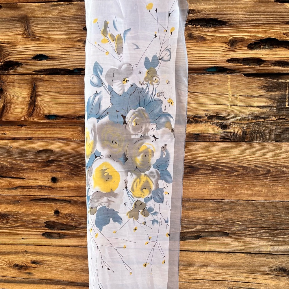 UNBRANDED | Gray White Floral Silk Scarf - Picture 4 of 4